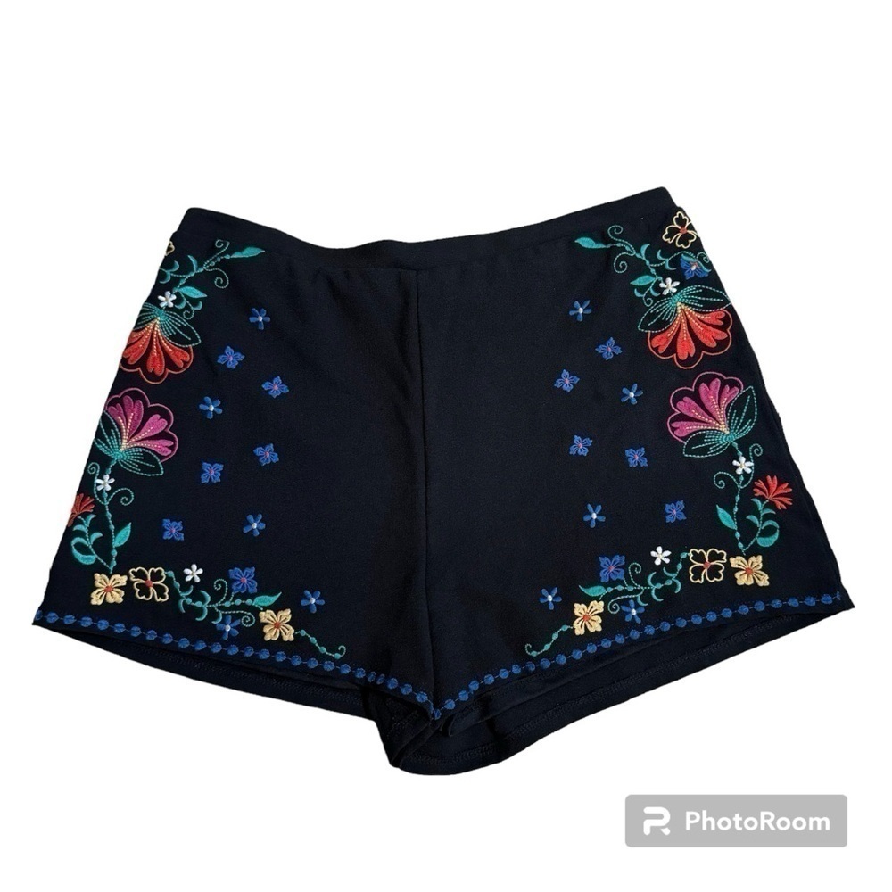 Embroidered flowered black shorts with elastic waist, lining, L, great condition